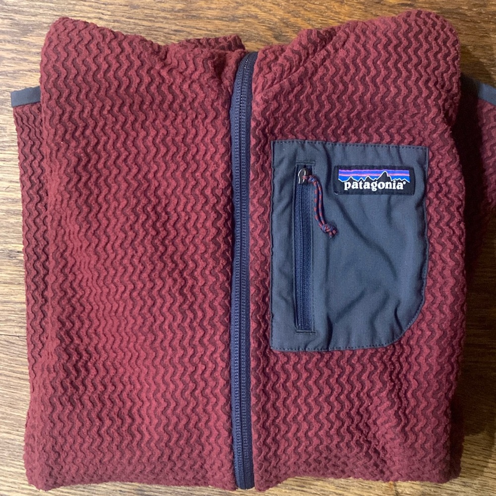 Patagonia Women’s R1 Air full zip up fleece